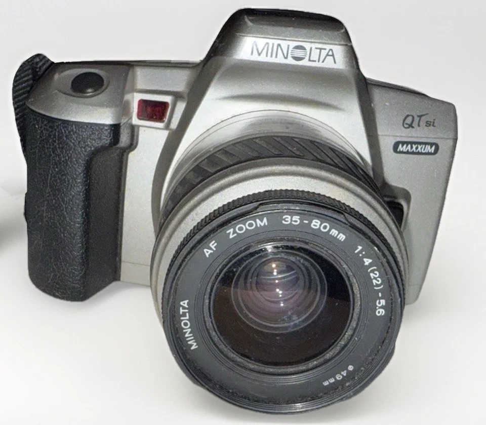 Cámara fotográfica Minolta Maxxum Qtsi 35 mm SLR con kit de lente de 35-80 mm Foto 2 de 4