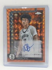 NOLAN TRAORE 2025-26 TOPPS CHROME ROOKIE AUTO GEOMETRIC ORANGE REFRACTOR /25