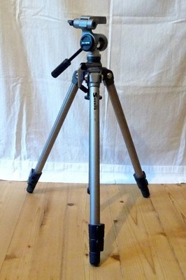 Velbon Sherpa 250R Dreibeinstativ / Fotostativ mit Stativkopf PH-157Q