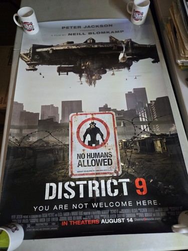 District 9 2009 Double Sided Original Movie Poster 27" x 40", Glossy Mint