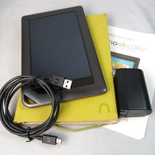 Barnes  Noble Nook Color BNRV200 7" eReader Tablet WiFi USB Cable Bundle
