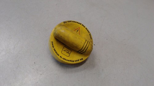 Öleinfülldeckel Öldeckel 1995 CCM 84 KW Opel Vivaro 2.0 Cdti L2H1 DPF Bj 2014