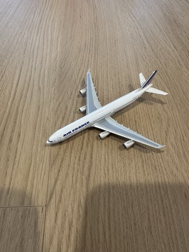 Herpa Air France Airbus A340-300 escala 1/500 - Imagen 4 de 8