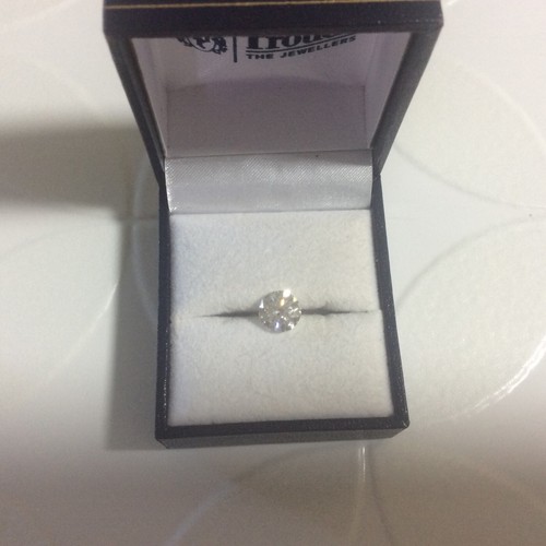 deceased estate 1.55 ct vvs 1 passes diamond test engagement , wedding - Picture 3 of 17
