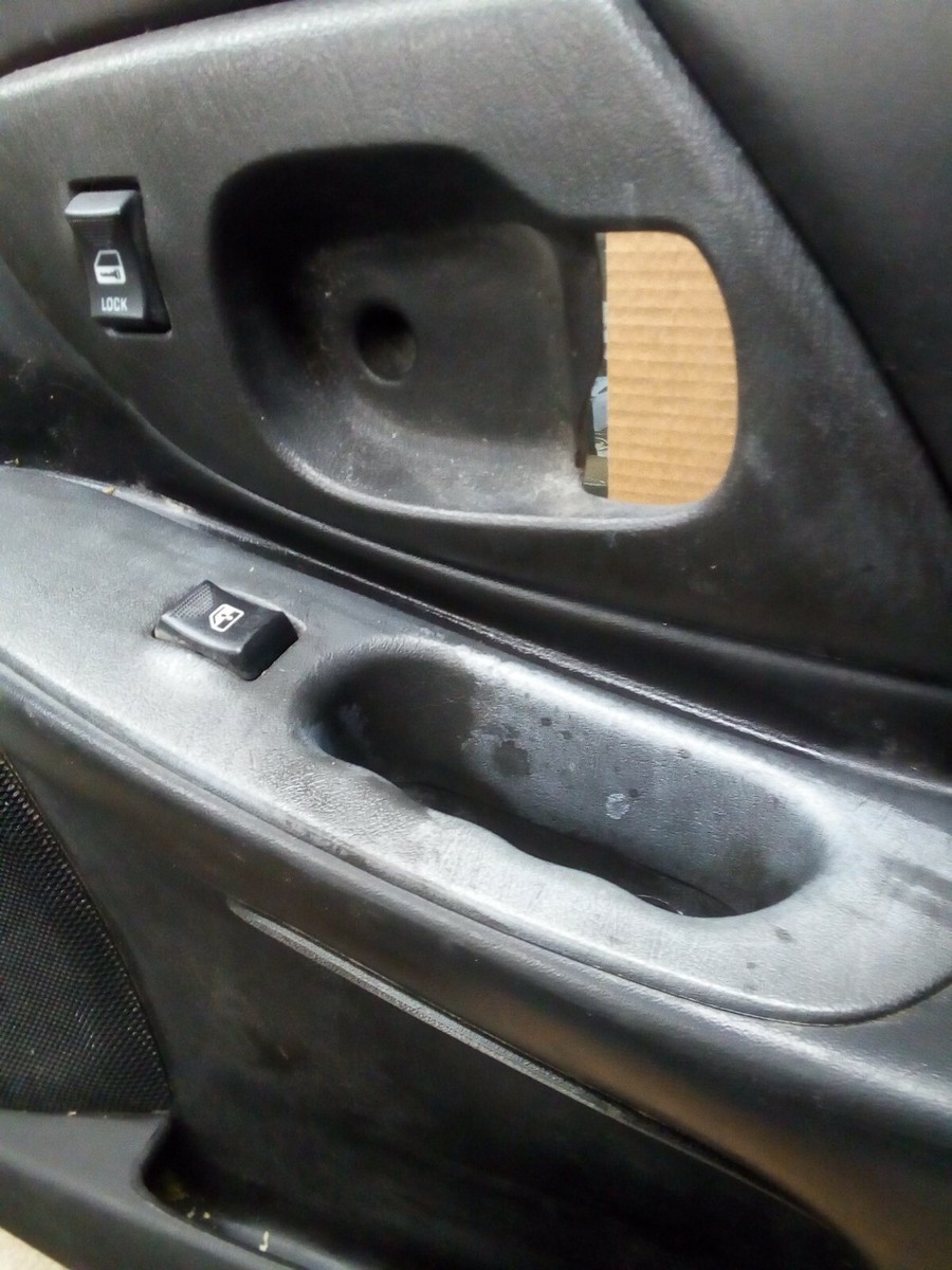 2003 CHEVY MONTE CARLO SS INSIDE INTERIOR PASSENGER DOOR PANEL