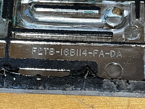 1992-1997 Ford F-250 XL Front Fender Emblem Set of 2 - Picture 3 of 3