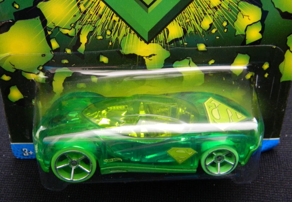 Coche Hot Wheels Superman Phastasm serie 2012 Foto 2 de 4