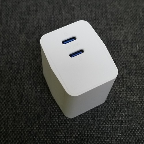 Double chargeur mural Insignia 35 W USB-C PD 2.0 charge rapide blanc NS-MW335C2W22-C - Photo 3 sur 3