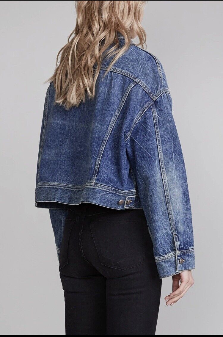 Picture 4 of 11