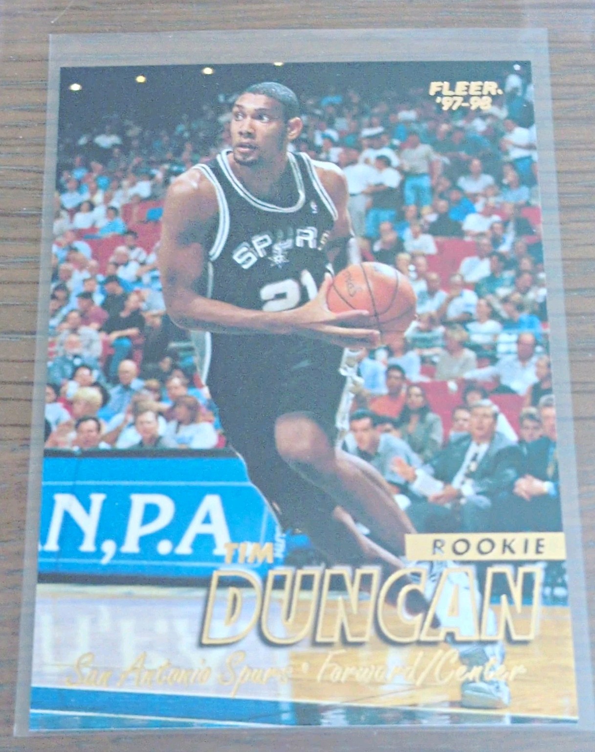Fleer 1997-98 Tim Duncan Rookie Base Set #201 San Antonio Spurs NBA