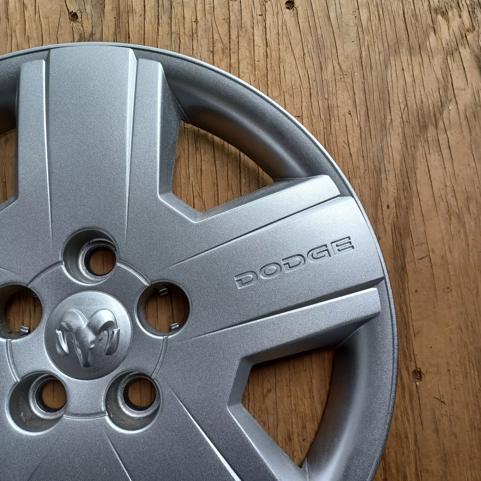 Tapacubos Dodge Avenger 2008-2011 se adapta a rueda de 16" 05272552AA, 8029 repintado Foto 3 de 4