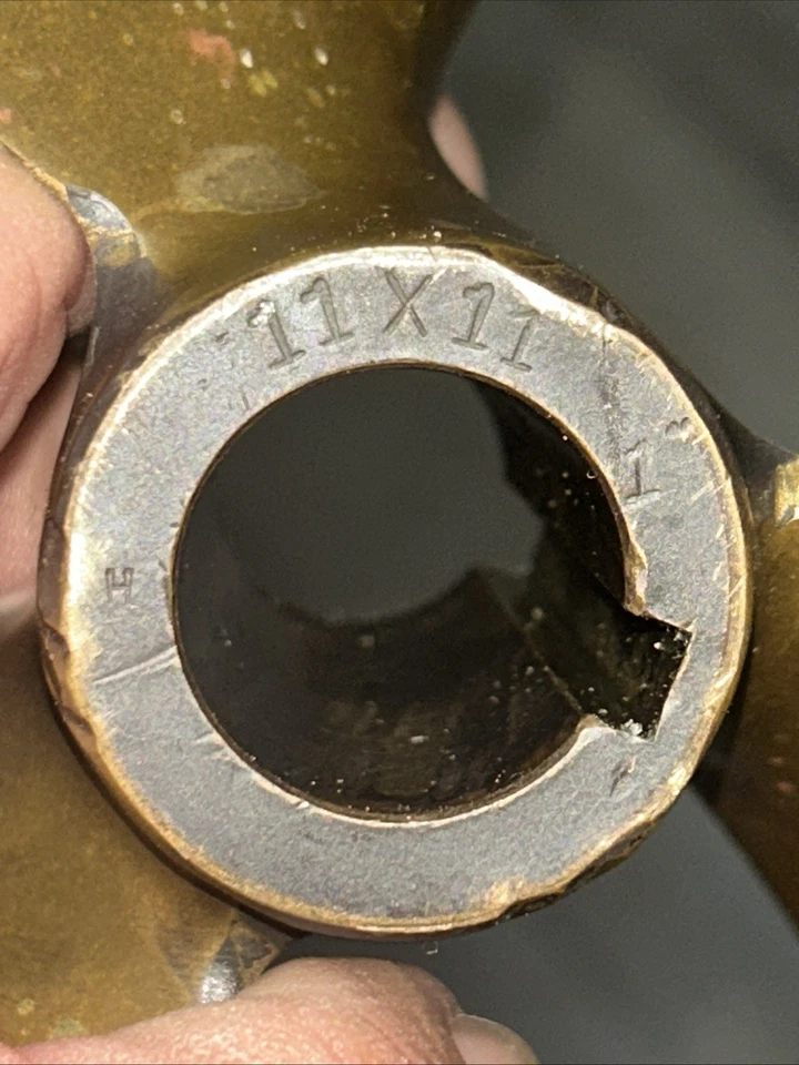 Hélice de barco vintage de latón bronce de 3 hojas 11 x 11 Foto 3 de 3