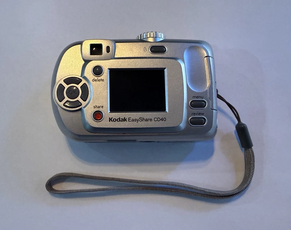 Kodak EasyShare CD40 4Megapixel Compact Digital Camera (See Description) - Image 2 of 4