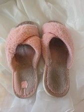 Well-worn Women s House Slippers Size 8 Prett...