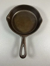 Vintage Wagner Ware No. 3 Cast Iron Skillet