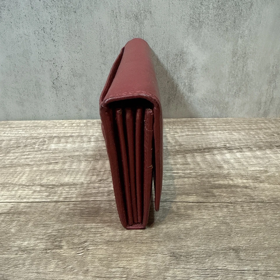 Cartera de cuero Visconti roja con cremallera para monedas, billetes y tarjetas de crédito Foto 4 de 4