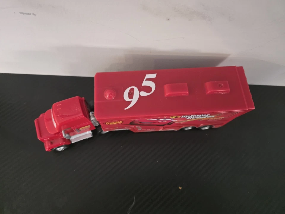 Disney Pixar Cars Mack Hauler Lightning McQueen Semi #95 Diecast Deluxe 1:55 Foto 4 de 4