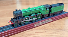LNER FLYING SCOTSMAN Steam Locomotive Train Model Railway Display Model