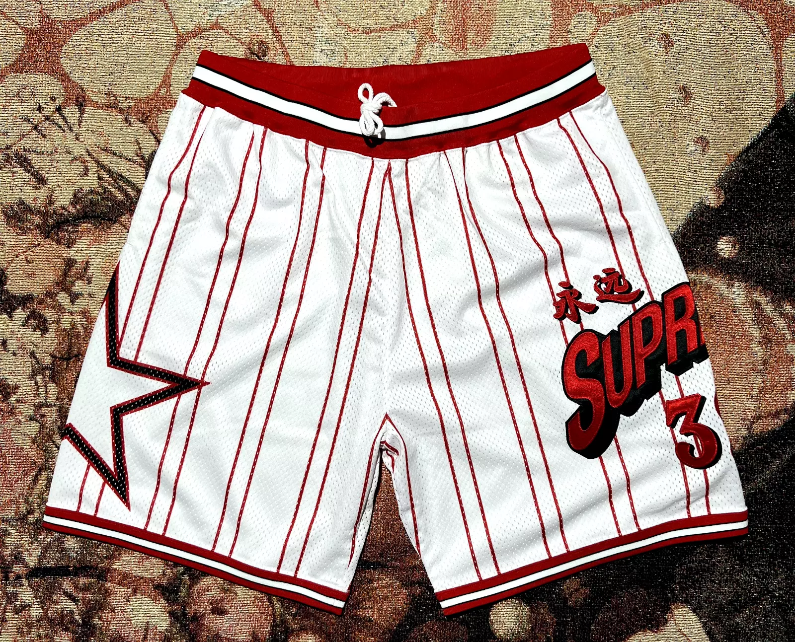 Short basket Supreme Star blanc taille L neuf