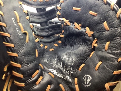 "Guante de primera base de béisbol negro juvenil Mizuno GXF-100D 12"" RHT lanzamiento derecho R2" - Imagen 3 de 5