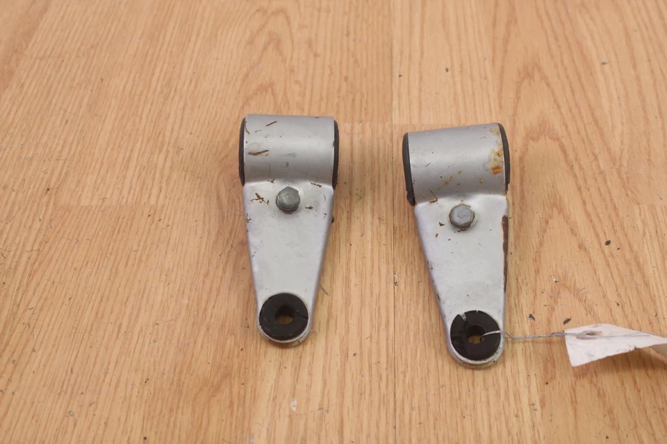 Honda MR175 1977 luz de cabeza izquierda y derecha faros soporte de montaje orejas soporte Foto 2 de 4