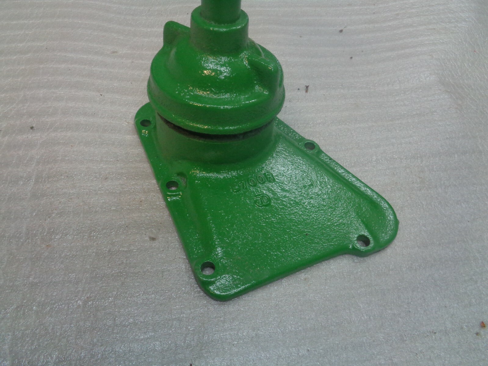 JOHN DEERE B UNSTYLED / STYLED CRANKCASE COVER BREATHER AND FILTER