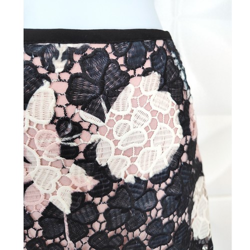 NWT Vince Camuto Lace Pencil Skirt Romantic Floral Pink Black MSRP $129 Size 4 - Picture 3 of 11