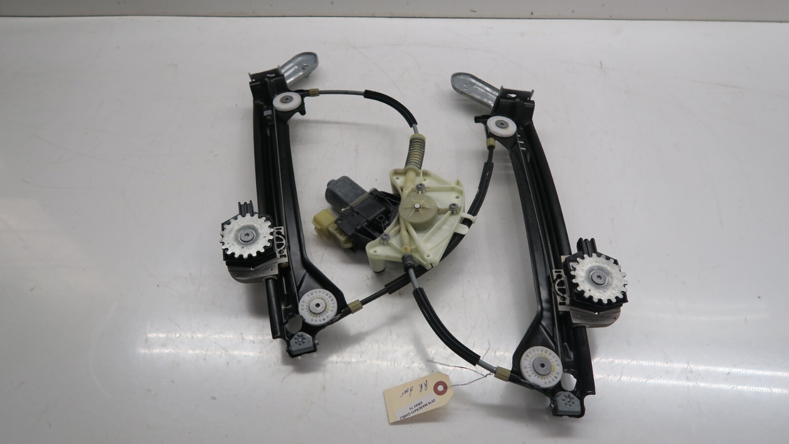 2014-2019 Maserati Ghibli OEM Right Rear Door Window Regulator 670030022