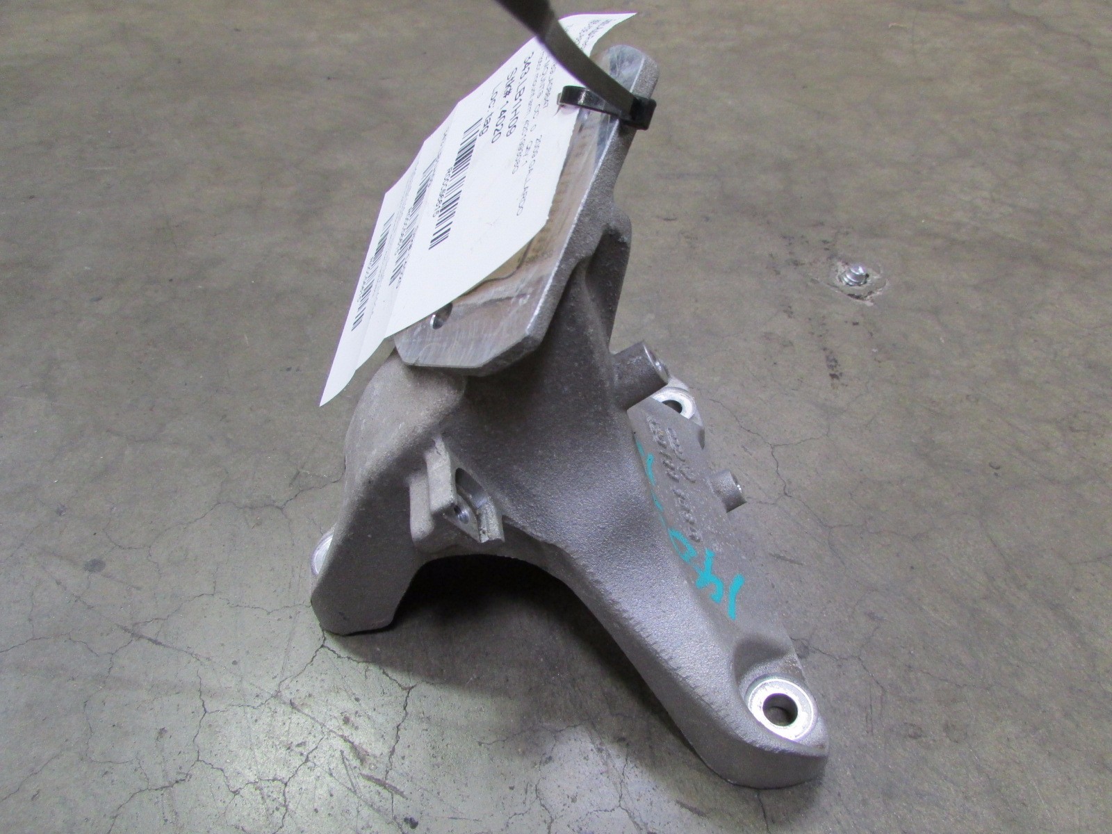 Lamborghini Gallardo LP550, 560, 570 Right Motor Mount Bracket 420199308G, Used