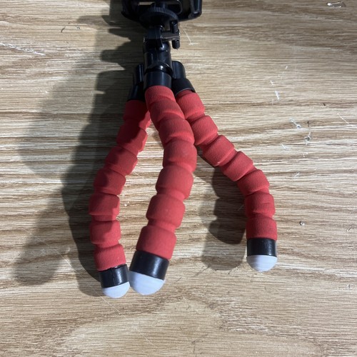 Flexible Tripod Holder Adjustable Octopus Stand With mount For iPhone / Samsung - Picture 2 of 3