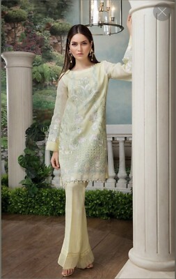 Pakistani Designer Treadsandmotifs Elegant Party Wear | eBay Pakistani Designer Treadsandmotifs Elegant Party Wear | eBay