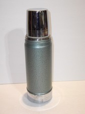Vintage Aladdin Stanley Green Vacuum Bottle #A-943C 1 Pint. Made in USA