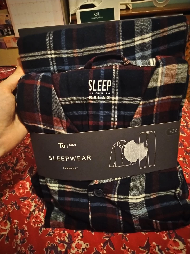 TU- Men's Red & Blue Checked Winter Pyjama Set Size XXL - Image 3 of 4