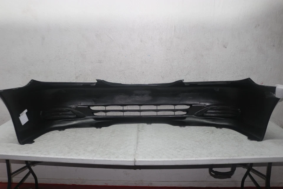 2002 2004 TOYOTA CAMRY FRONT BUMPER COVER Foto 4 de 4