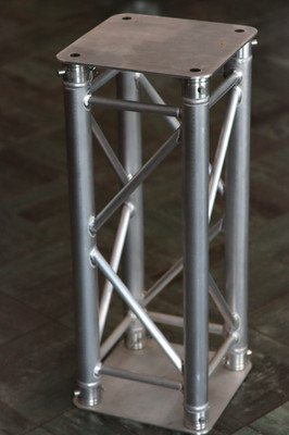 Global Truss F34 75cm 4-Punkt Truss + 2x Bodenplatten