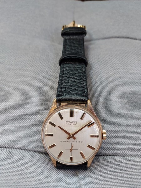 Reloj Duward Clasico Suiza
