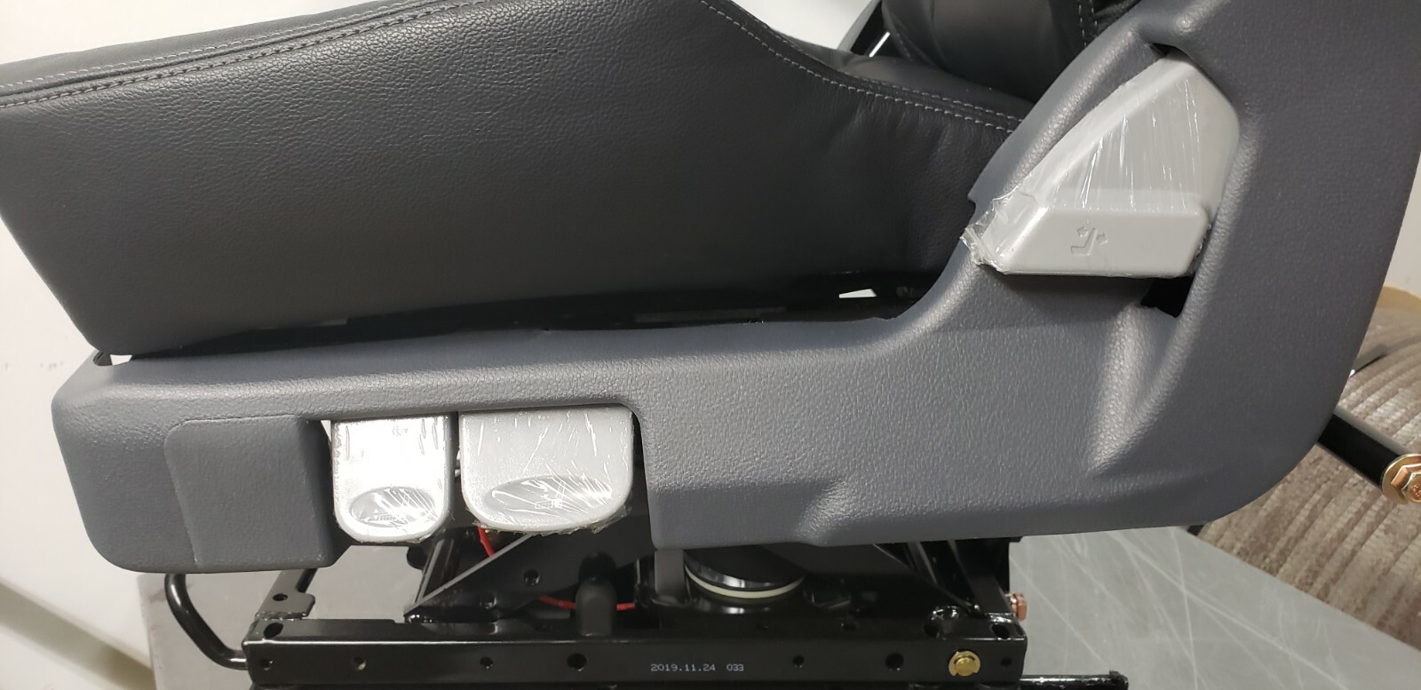 PRIME SEATING TC200LBK GENUINE BLACK LEATHER WITH ARM REST AIR RIDE