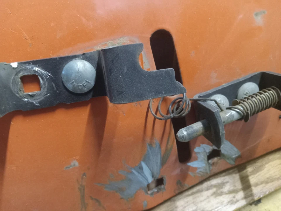 Husqvarna 700drt Tiller Tine Hood Cover - Image 3 of 4