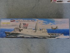 MRC Gallery Models 1:350 USS New York (LPD-21...
