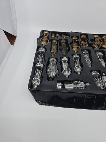 Lord Of The Rings Chess Set Pieces NLP Inc. 32 Pieces ONLY HM - Picture 10 of 10
