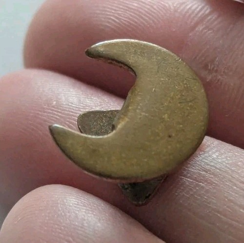 Meccano Guild Enamel Button Badge Worn - Picture 5 of 5