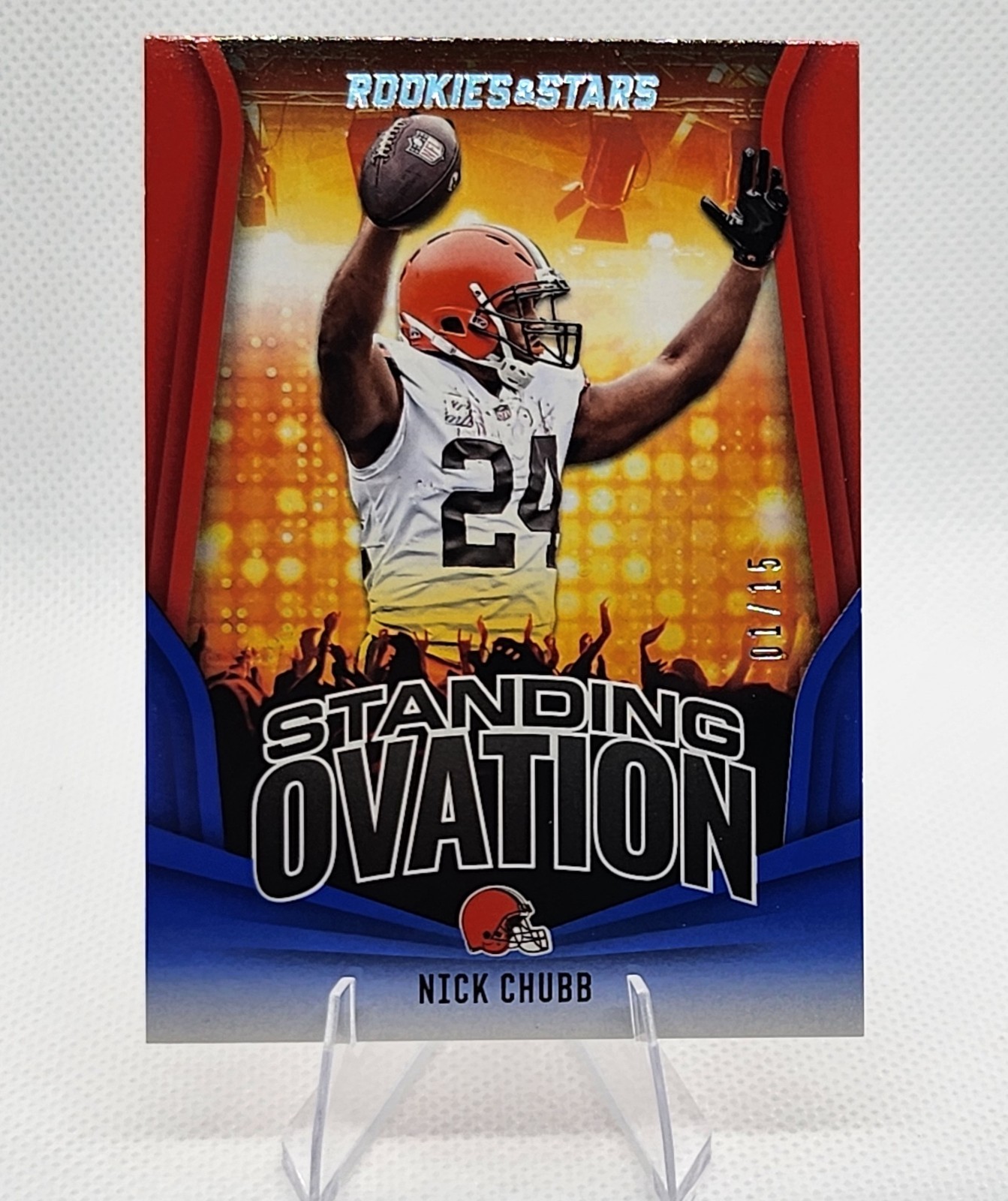 2023 Panini Rookies & Stars Standing Ovation #SO-17 Nick Chubb Red & Blue 01/15