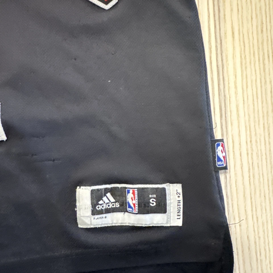 Camiseta Adidas NBA Chicago Bulls Niños Jóvenes Pequeña Derrick Rose #1 Baloncesto Foto 2 de 4