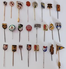 tolles Konvolut 24 alte Anstecker/Nadeln - Thema: Vereine