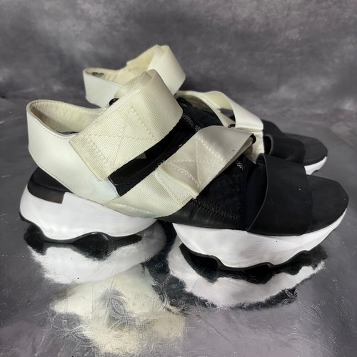 Sandalia Sorel para mujer impacto cinético talla 9 blanca negra deportiva correas ajustables - Imagen 2 de 20