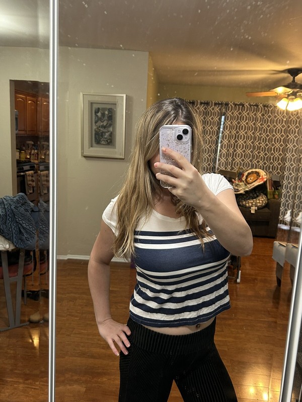 Aeropostale Cropped  Short Sleeve Top Women’s Size Medium White Blue