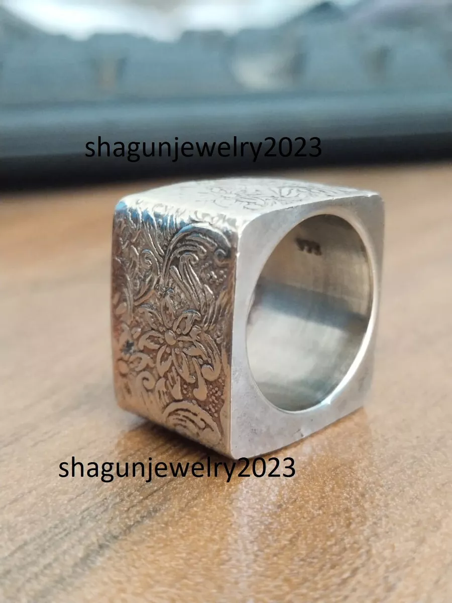 Low cost deals signet rings
