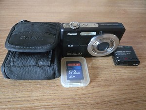 Casio Exilim EX-Z600 Digital Camera 6.0 MP With Carry Case & Charger