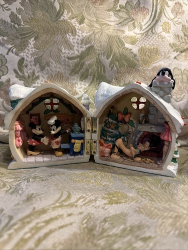 1995 Disney "Christmas At Our House" Minnie's House Figurine