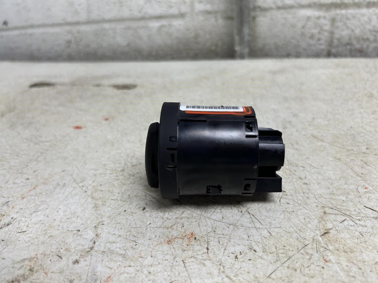 Maserati Levante Modena 2022 Headlight switch P/N 68240387AC